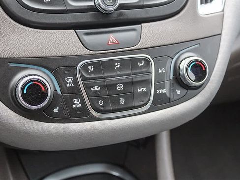 Used 2019 Chevrolet Malibu LT w/ Driver Confidence Package image 28