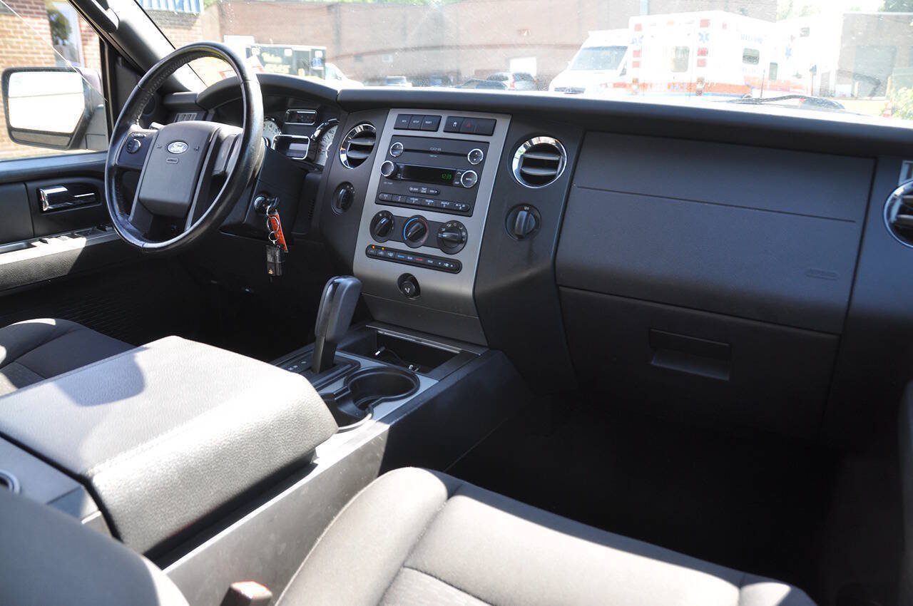 Used 2009 Ford Expedition XLT AWD/4WD image 30