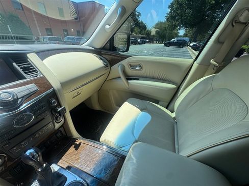 Used 2017 INFINITI QX80 4WD w/ Driver Assistance Package image 29