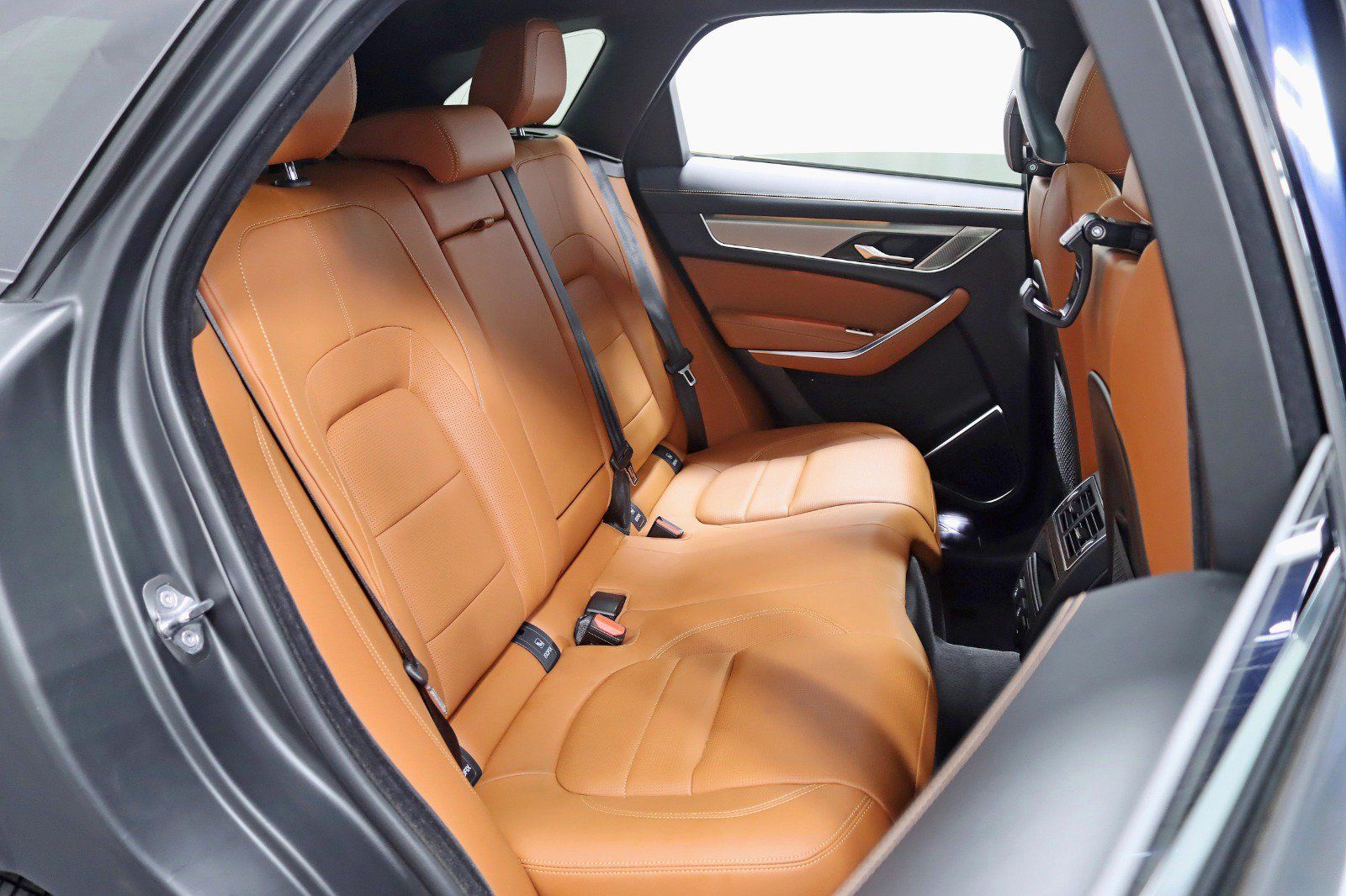 Used 2025 Jaguar F-PACE R-Dynamic S AWD/4WD image 28