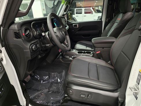 Certified 2026 Jeep Gladiator Rubicon AWD/4WD image 19