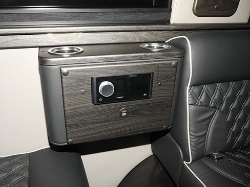 Used 2024 Mercedes-Benz Sprinter 3500 image 28