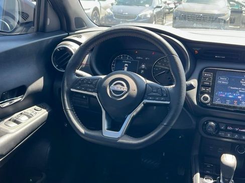 Used 2023 Nissan Kicks SR w/ SR Premium Package FWD image 13