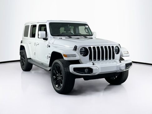 Used 2021 Jeep Wrangler Unlimited Sahara AWD/4WD image 3