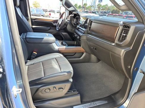 Certified 2025 Chevrolet Silverado 2500 High Country w/ High Country Premium Package AWD/4WD image 15