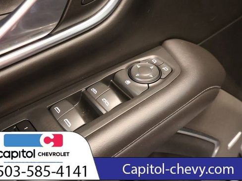 Used 2021 Chevrolet Suburban Z71 w/ Rear Media and Nav Package AWD/4WD image 11