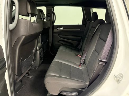 Used 2021 Jeep Grand Cherokee Freedom Edition AWD/4WD image 22
