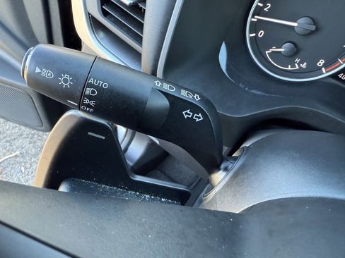 Used 2024 Nissan Rogue SV image 28