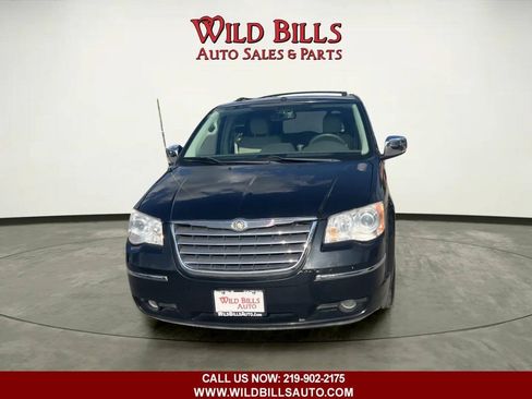 Used 2008 Chrysler Town & Country Limited w/ Entertainment Group #3 FWD image 25