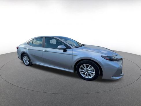 Used 2025 Toyota Camry LE image 2