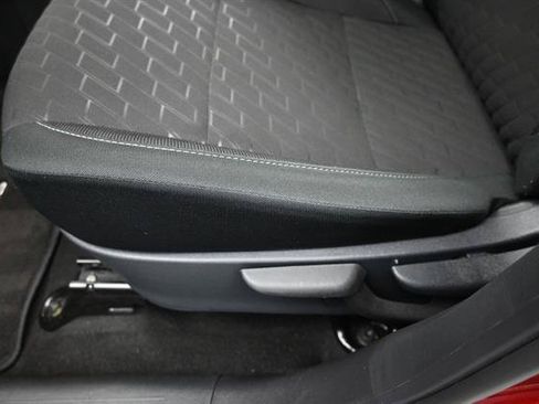 Used 2024 Nissan Kicks SV FWD image 7