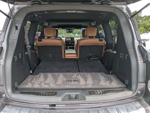 Used 2024 INFINITI QX80 Sensory w/ Cargo Package AWD/4WD image 12
