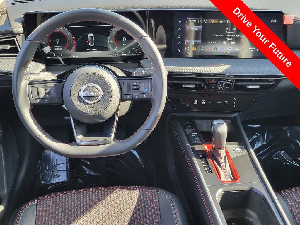 Used 2025 Nissan Kicks SR AWD/4WD image 6