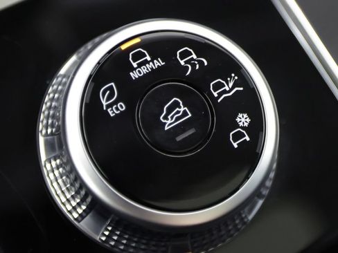 Used 2024 Mitsubishi Outlander SE FWD image 29