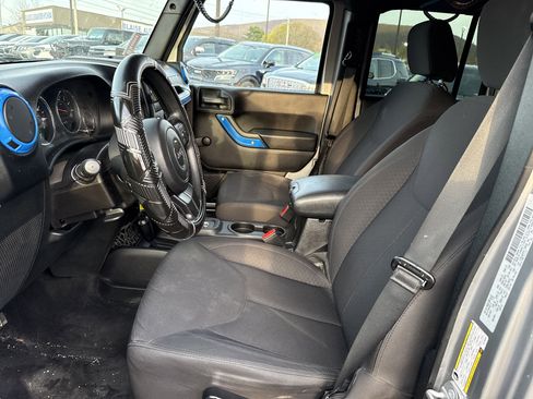 Used 2015 Jeep Wrangler Unlimited Sport image 11