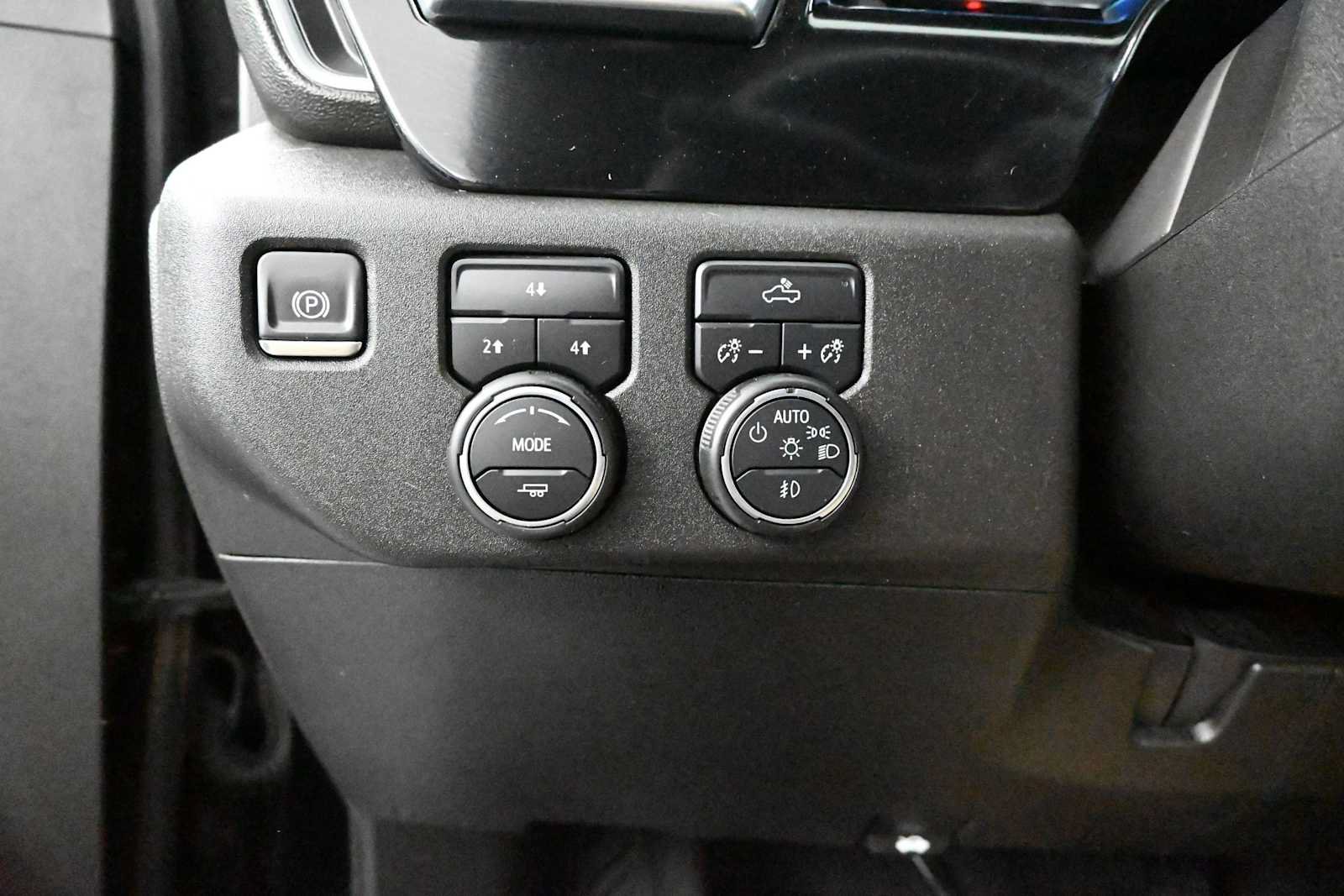 Used 2025 Chevrolet Silverado 2500 LT w/ Convenience Package AWD/4WD image 13