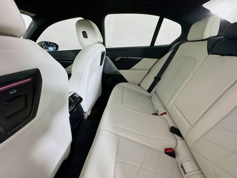 Used 2024 BMW 530i w/ Premium Package RWD image 23