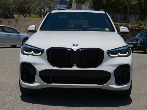 Used 2022 BMW X5 xDrive40i w/ M Sport Package AWD/4WD image 3