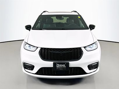 Used 2025 Chrysler Pacifica Limited