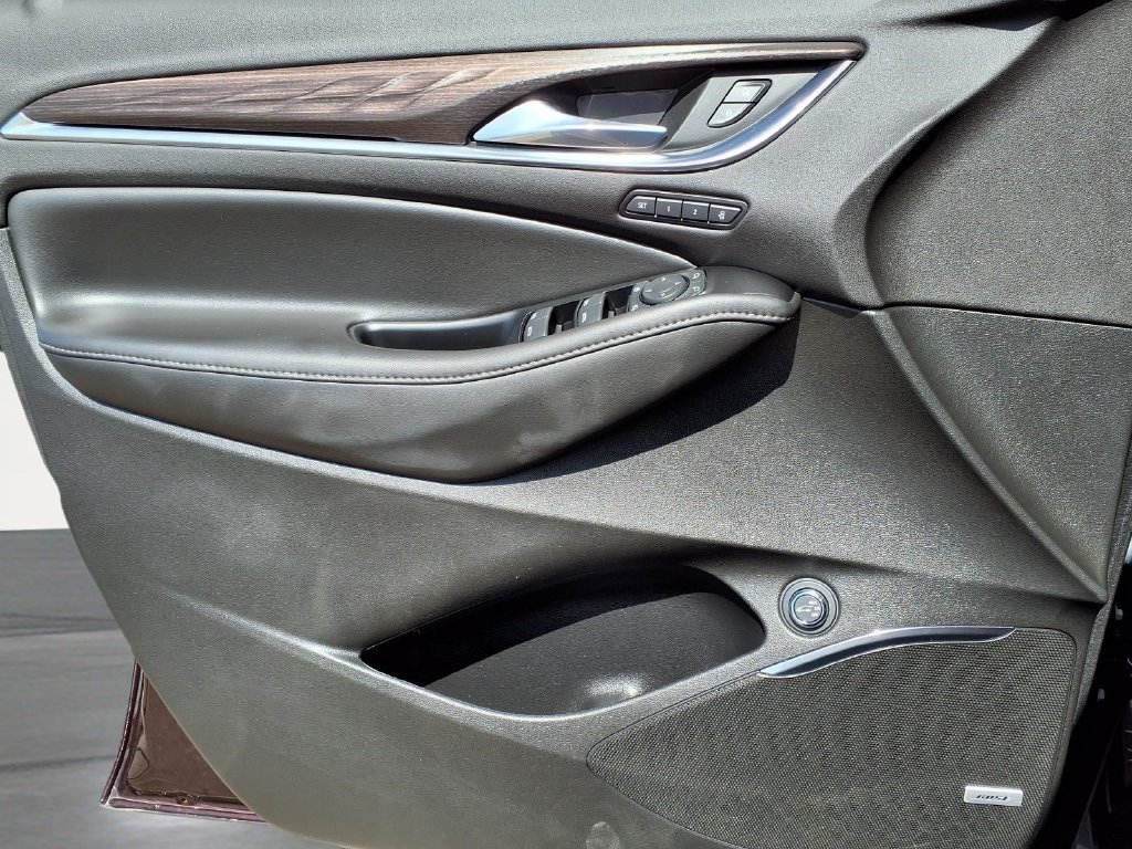 Used 2024 Buick Enclave Avenir AWD/4WD image 19