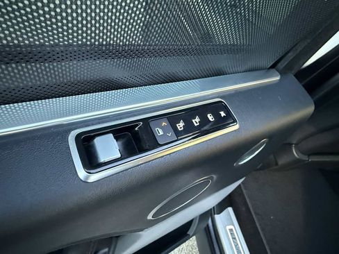 Used 2019 Land Rover Range Rover Long Wheelbase Supercharged image 33