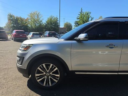 Used 2016 Ford Explorer Platinum AWD/4WD image 29