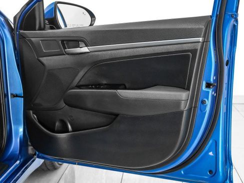 Used 2017 Hyundai Elantra Limited image 39