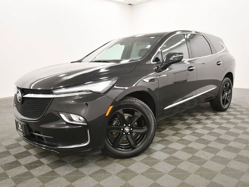 Used 2023 Buick Enclave Essence w/ Sport Touring Edition image 2
