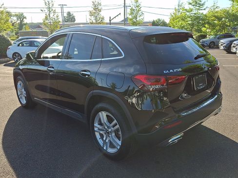 Used 2022 Mercedes-Benz GLA 250 4MATIC image 4