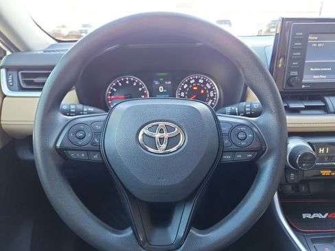 Used 2020 Toyota RAV4 XLE image 10