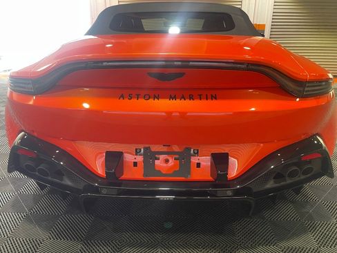 Used 2023 Aston Martin V8 Vantage Roadster RWD image 8