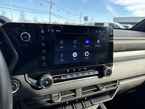 Used 2025 Chevrolet Colorado Trail Boss image 13