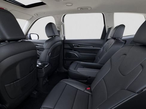 Used 2025 Kia Telluride S image 18