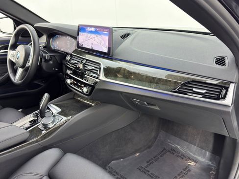 Used 2021 BMW 540i w/ M Sport Package image 15