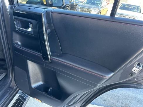 Used 2017 Toyota 4Runner TRD Off-Road image 38