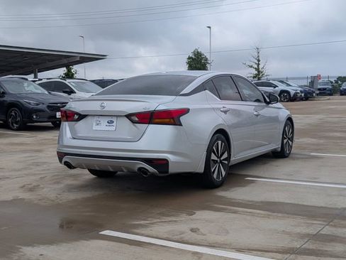 Used 2019 Nissan Altima 2.5 SV FWD image 5