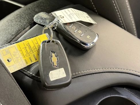Used 2017 Chevrolet Camaro SS RWD image 30