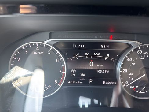 Used 2025 Nissan Pathfinder SL image 25