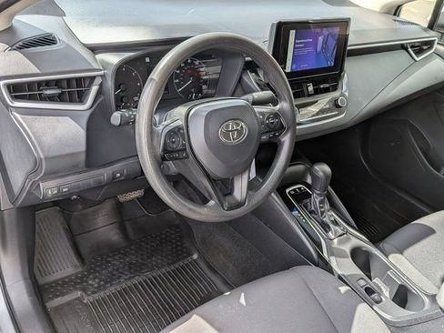 Used 2025 Toyota Corolla LE FWD image 17