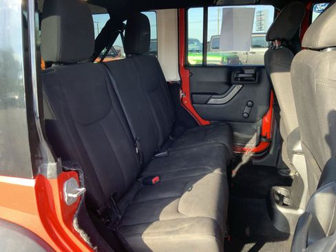 Used 2015 Jeep Wrangler Unlimited Sport w/ Connectivity Group AWD/4WD image 38