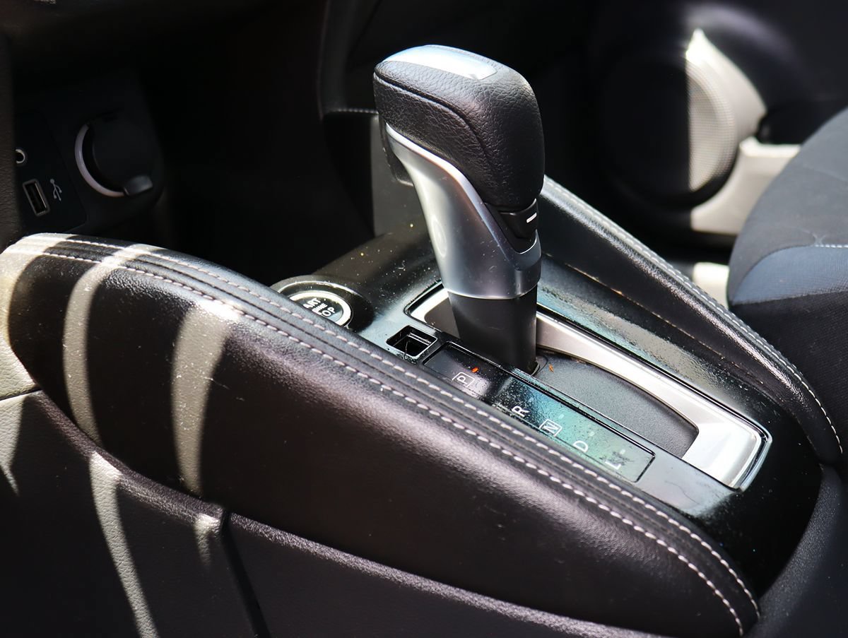 Used 2018 Nissan Kicks SV FWD image 43