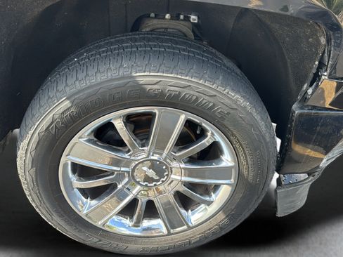 Used 2015 Chevrolet Silverado 1500 High Country w/ High Country Premium Package AWD/4WD image 20