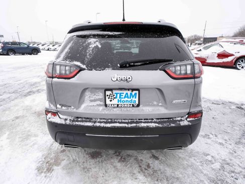 Used 2019 Jeep Cherokee Latitude Plus w/ Cold Weather Group image 5