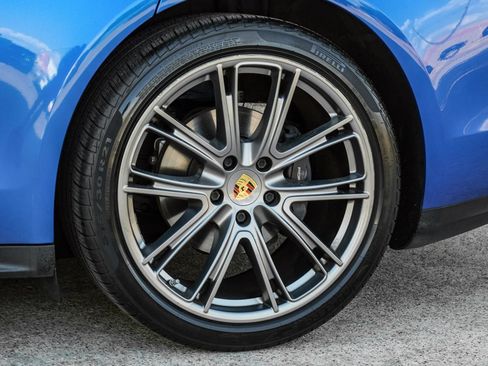 Used 2018 Porsche Panamera 4 AWD/4WD image 59