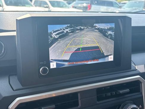 Used 2024 Toyota Tacoma SR w/ SR Upgrade Package AWD/4WD image 30