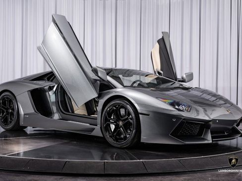 Used 2012 Lamborghini Aventador LP 700-4 image 31