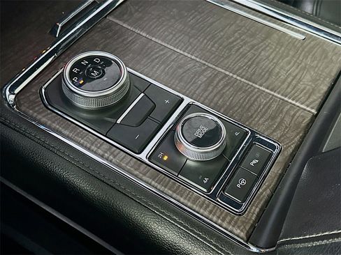 Used 2021 Ford Expedition Max Limited image 16