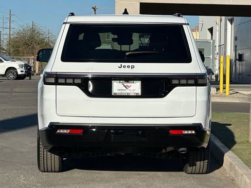 New 2026 Jeep Grand Wagoneer image 4