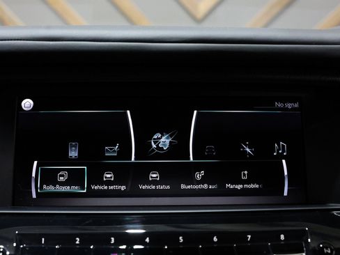 Used 2019 Rolls-Royce Cullinan image 18