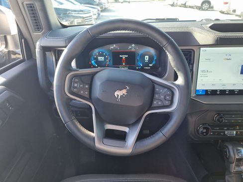 Used 2025 Ford Bronco Outer Banks AWD/4WD image 18